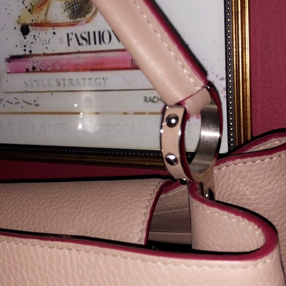 Louis Vuitton Capucines - Picture 2 of 8